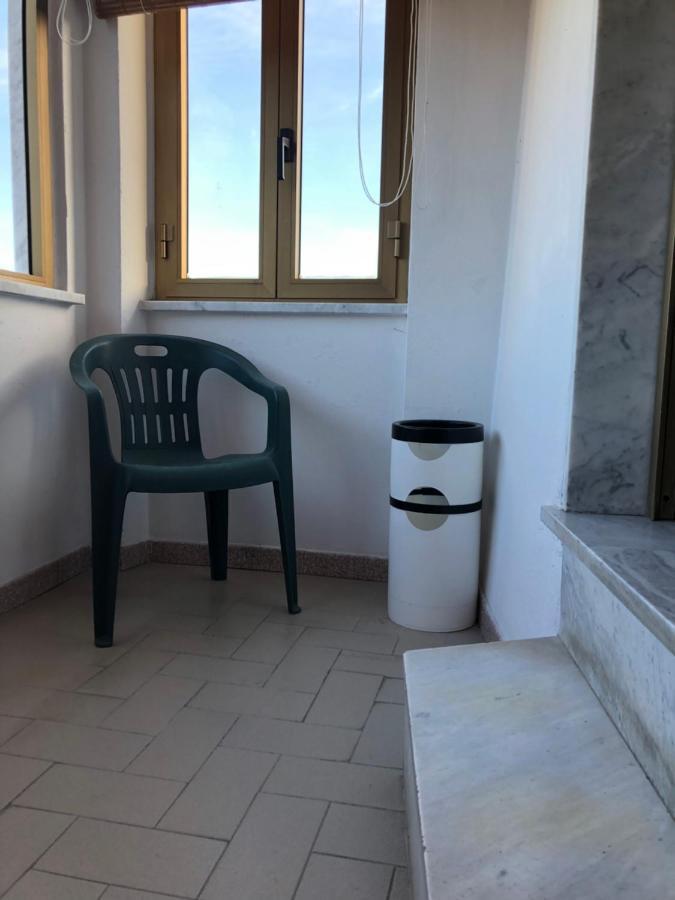 Bilocale Mirella Apartment Carro Exterior photo